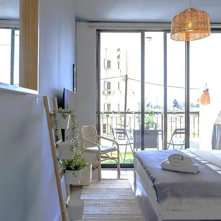 شقة Quartz - Cozy W Balcony In